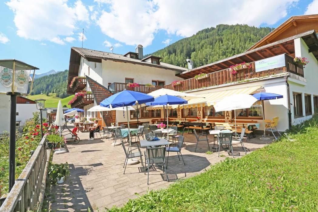 Gasthof Albergo Neuwirt Pfitsch Exterior foto